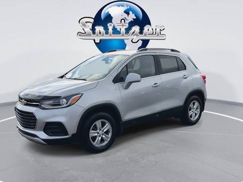 Used 2019 Chevrolet Trax LT w/ LT Convenience Package image 4