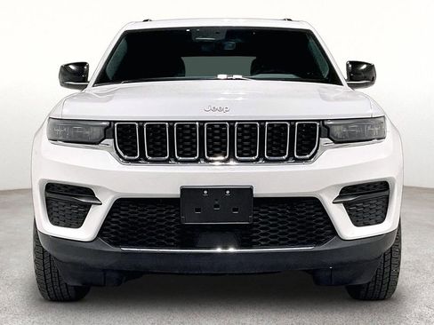 Used 2024 Jeep Grand Cherokee Laredo RWD image 4