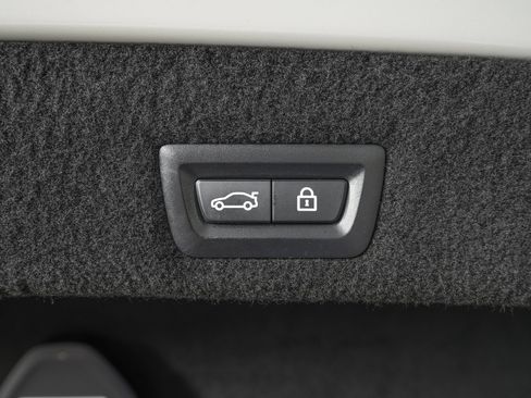 Used 2022 BMW 750i xDrive 750i xDrive image 13