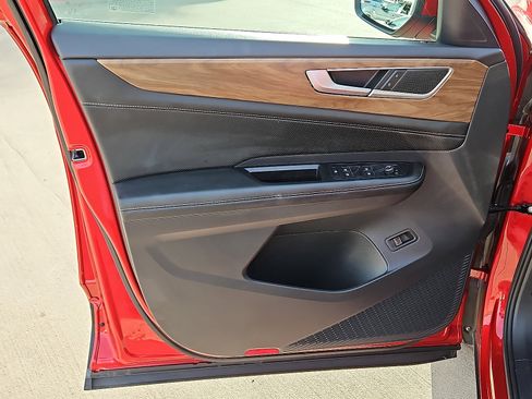 Used 2024 Volkswagen Atlas SE w/ Panoramic Sunroof Package image 14