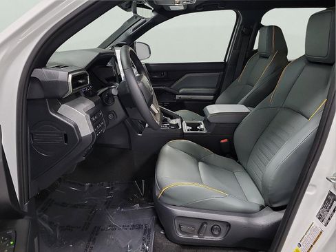 Certified 2025 Toyota 4Runner Trailhunter AWD/4WD image 11