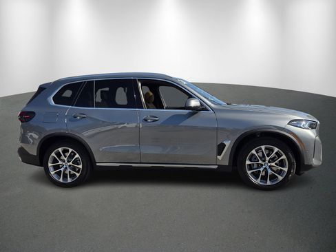 Certified 2024 BMW X5 xDrive40i w/ Premium Package image 8