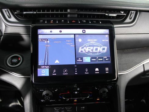 Used 2023 Jeep Grand Cherokee L Limited RWD image 13