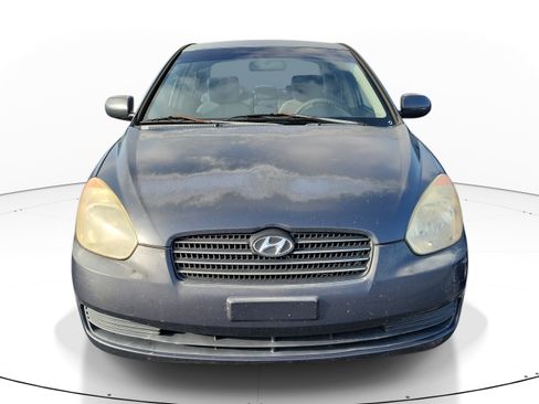 Used 2010 Hyundai Accent GLS FWD image 2
