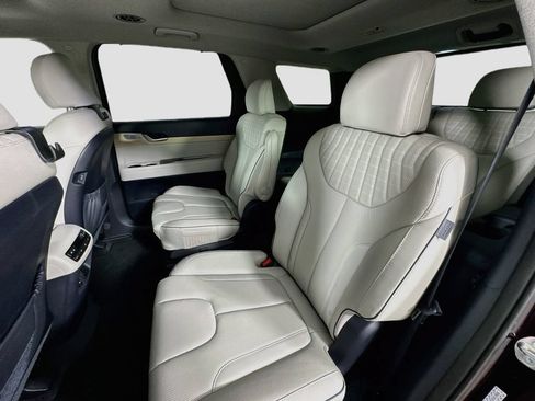 Used 2023 Hyundai Palisade Limited FWD image 26
