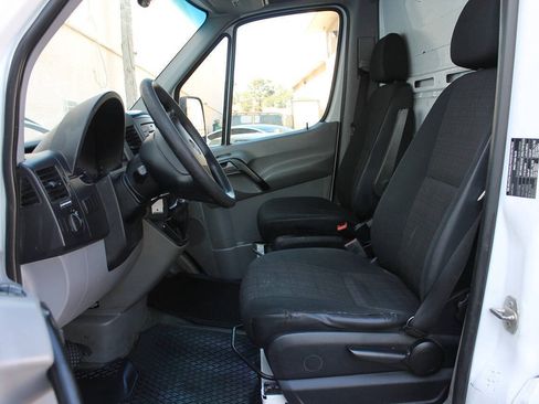 Used 2014 Mercedes-Benz Sprinter 3500 image 27