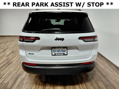 Used 2024 Jeep Grand Cherokee L Altitude image 5