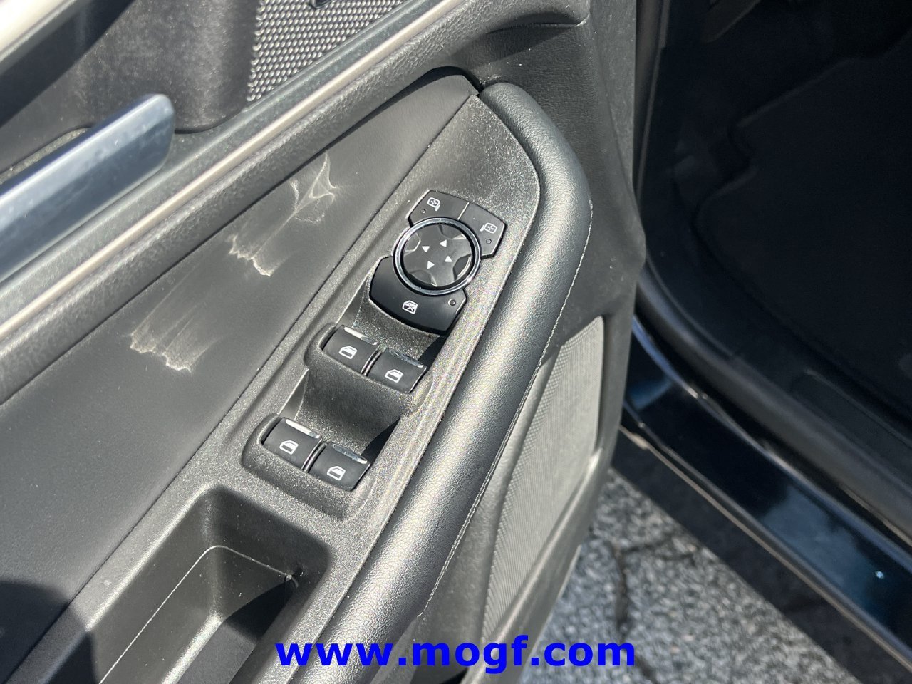 Used 2024 Ford Edge SEL AWD/4WD image 16