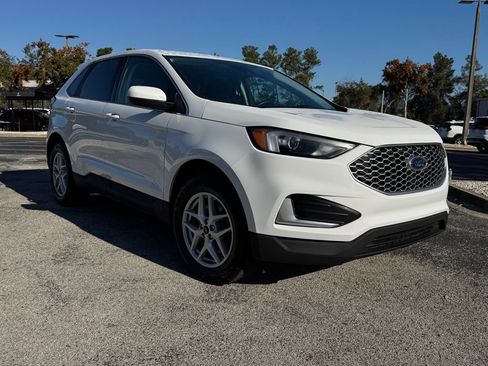 Used 2024 Ford Edge SEL image 11