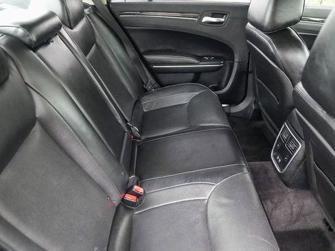 Used 2018 Chrysler 300 Limited image 16