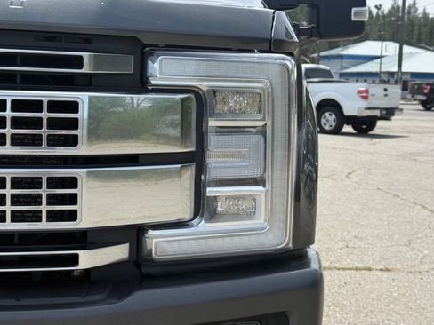 Used 2019 Ford F350 Platinum w/ Platinum Ultimate Package AWD/4WD image 7