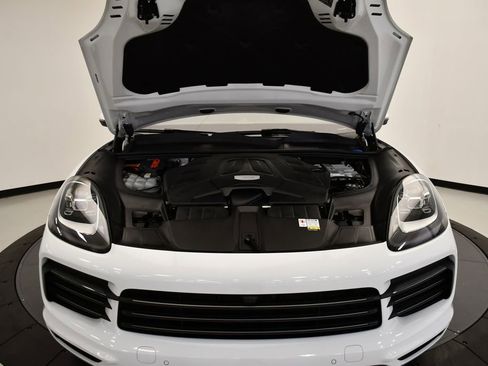 Used 2023 Porsche Cayenne image 13
