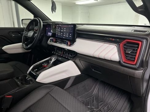 Certified 2024 GMC Canyon AT4X image 30