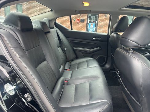 Used 2020 Nissan Altima 2.5 SL FWD image 17
