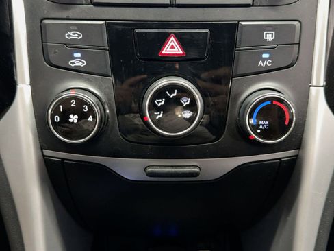 Used 2014 Hyundai Sonata SE image 25