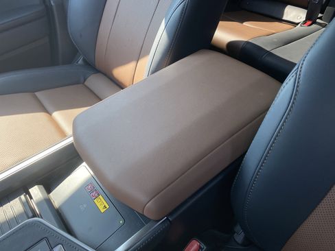 Used 2025 Lexus GX 550 w/ Accessory Package (2T) AWD/4WD image 44