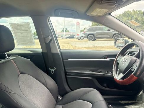 Used 2019 Toyota Camry LE FWD image 13