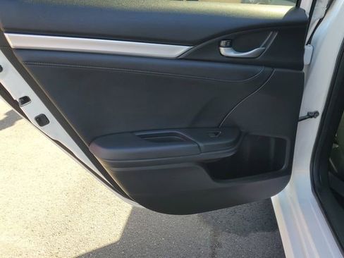 Used 2016 Honda Civic Touring image 11