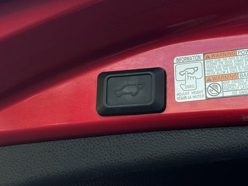 Used 2017 Toyota RAV4 XLE FWD image 21