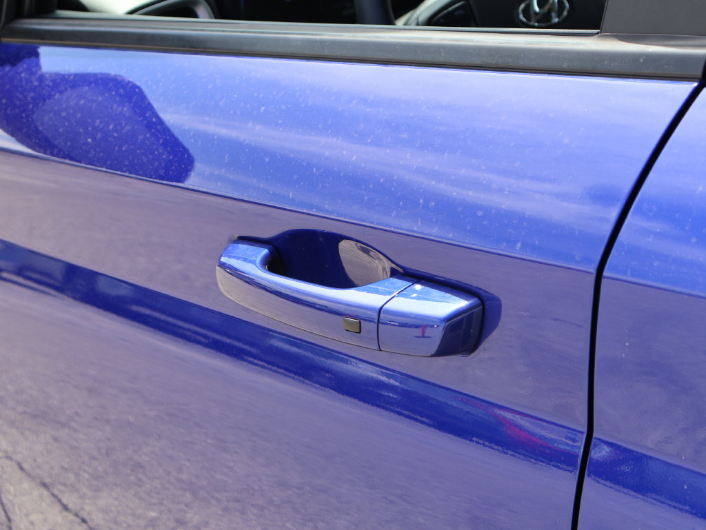 Used 2025 Hyundai Venue SEL FWD image 18