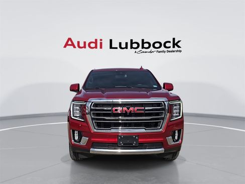 Used 2023 GMC Yukon SLT w/ SLT Premium Package image 3
