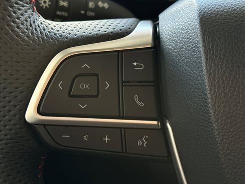 Certified 2025 Toyota Sienna XSE image 32