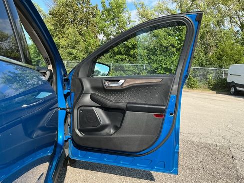 Used 2020 Ford Escape Titanium AWD/4WD image 12