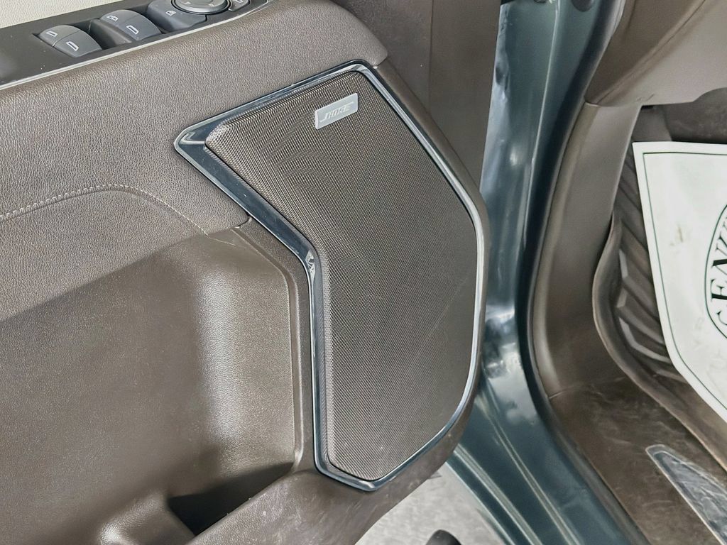 Used 2025 Chevrolet Silverado 1500 LT Trail Boss w/ Convenience Package II AWD/4WD image 18