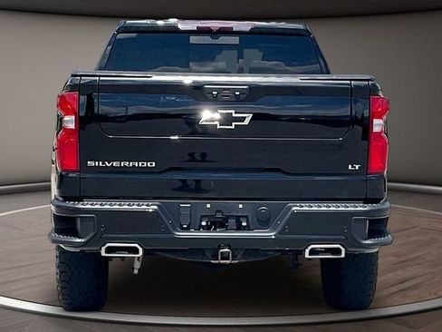 Used 2022 Chevrolet Silverado 1500 LT Trail Boss w/ Convenience Package II AWD/4WD image 4
