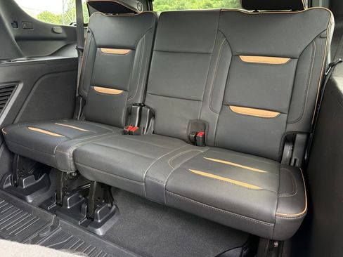Used 2024 GMC Yukon AT4 w/ AT4 Premium Plus Package AWD/4WD image 19