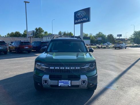 Used 2025 Ford Bronco Sport Badlands AWD/4WD image 2