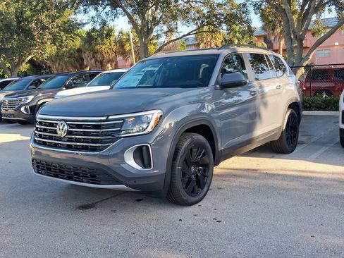 New 2026 Volkswagen Atlas SE FWD image 3