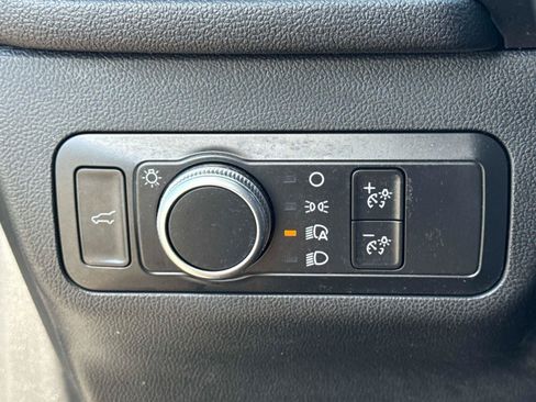 Used 2021 Ford Escape SE w/ SE Sport Appearance Package FWD image 33