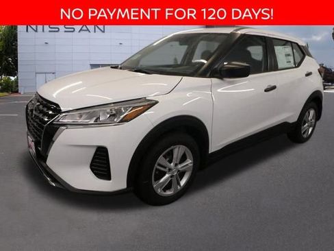 New 2025 Nissan Kicks Play S image 4