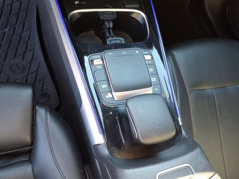 Used 2022 Mercedes-Benz GLB 250 GLB 250 image 30