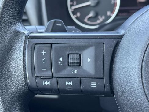 Used 2024 Nissan Rogue S FWD image 23