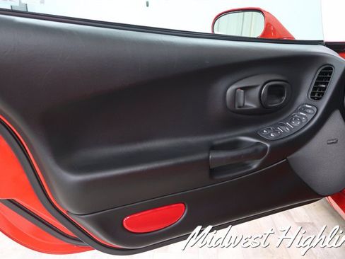 Used 2002 Chevrolet Corvette Coupe w/ Preferred Equipment Group2 RWD image 27