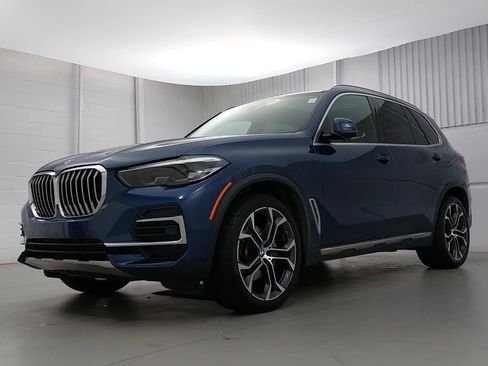 Used 2022 BMW X5 xDrive40i w/ Premium Package image 1