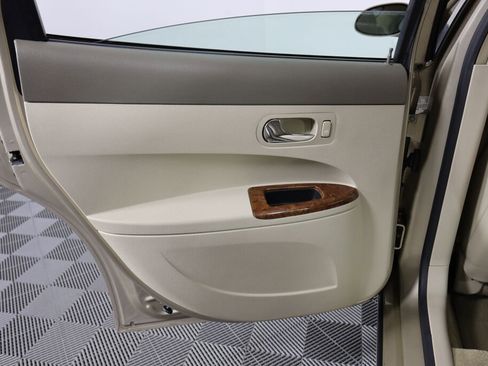 Used 2005 Buick LaCrosse CXL image 16