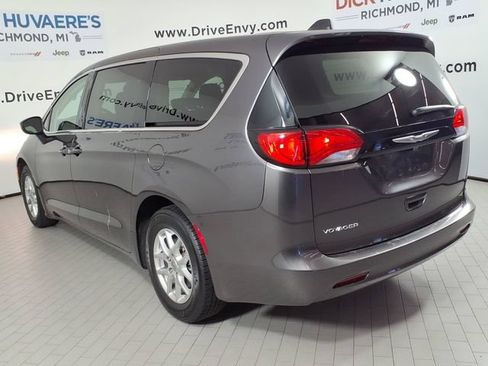 Used 2023 Chrysler Voyager LX FWD image 6