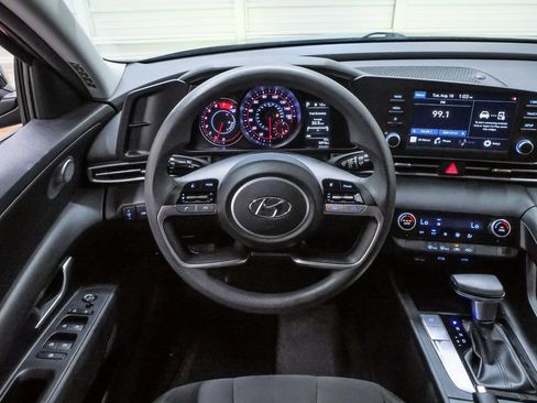 Used 2022 Hyundai Elantra SEL w/ Cargo Package FWD image 19
