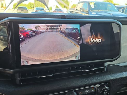 Used 2024 Jeep Wrangler Sport S image 20