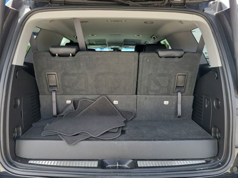 Used 2019 Chevrolet Tahoe LT w/ RST Edition image 8