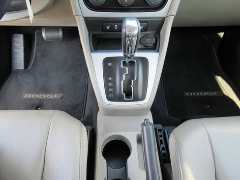 Used 2011 Dodge Caliber Uptown image 19
