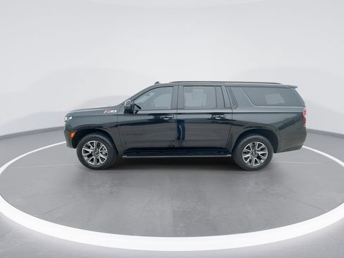 Certified 2023 Chevrolet Suburban Z71 w/ Luxury Package AWD/4WD image 5