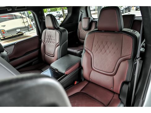 Used 2025 INFINITI QX80 Autograph AWD/4WD image 16