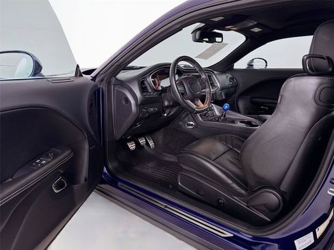 Used 2015 Dodge Challenger SRT Hellcat RWD image 3