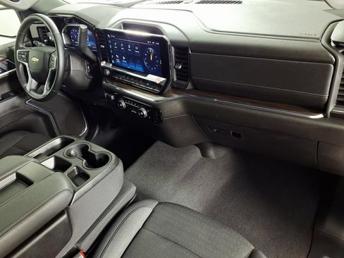 Used 2025 Chevrolet Silverado 1500 LT RWD image 12