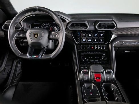 Used 2022 Lamborghini Urus image 12