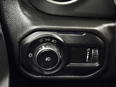 Used 2023 Jeep Wrangler Unlimited Sport image 29